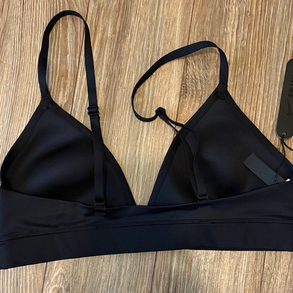 Nike Skims Shine Triangle Bra - Picture 3 of 3